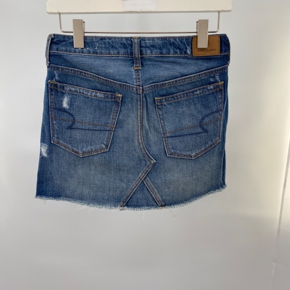 American Eagle Distressed button fly Skirt Size 0 - Picture 2 of 6